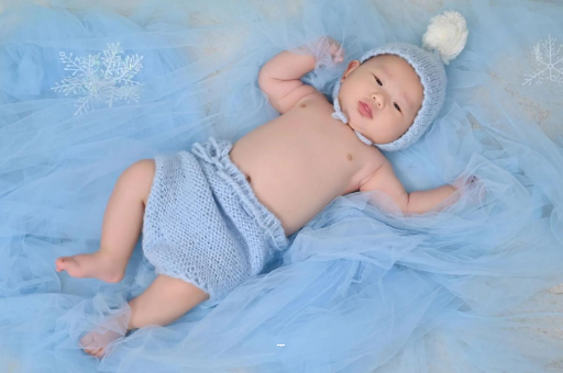 大理宝宝吐奶黄色